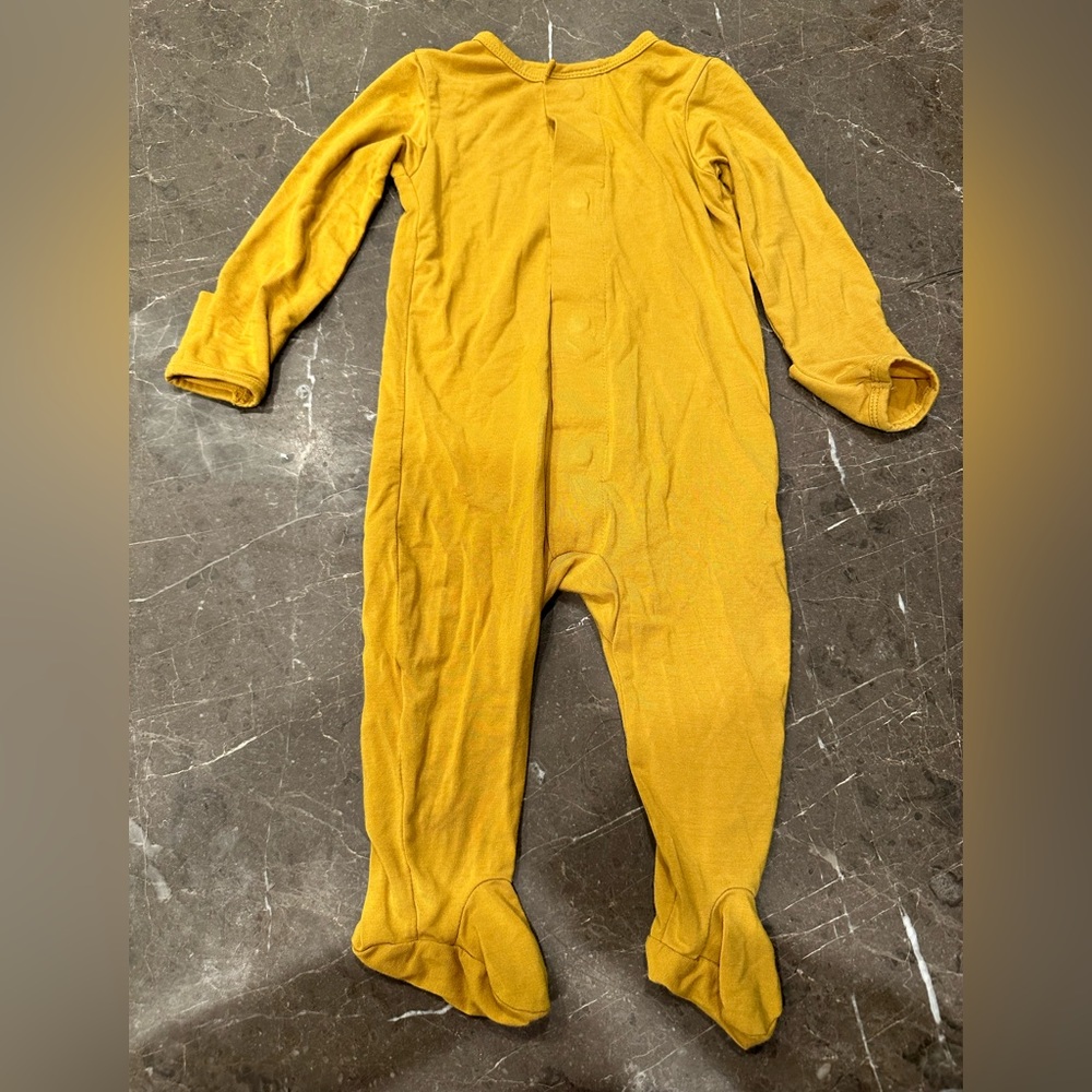 Magnetic Me footie size 3-6m